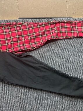 Women’s Hot Topic plaid and black pants